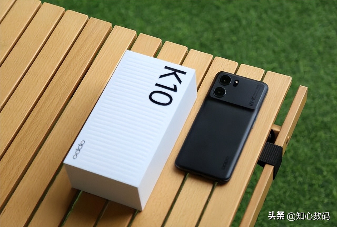 opporeno7和vivos12哪个值得入手,opporeno2z花了1700买的贵不贵