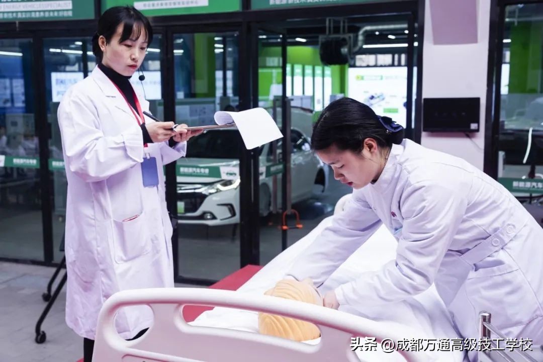 16岁初中毕业女儿学什么专业最好,女孩子初中毕业学哪些专业比较好