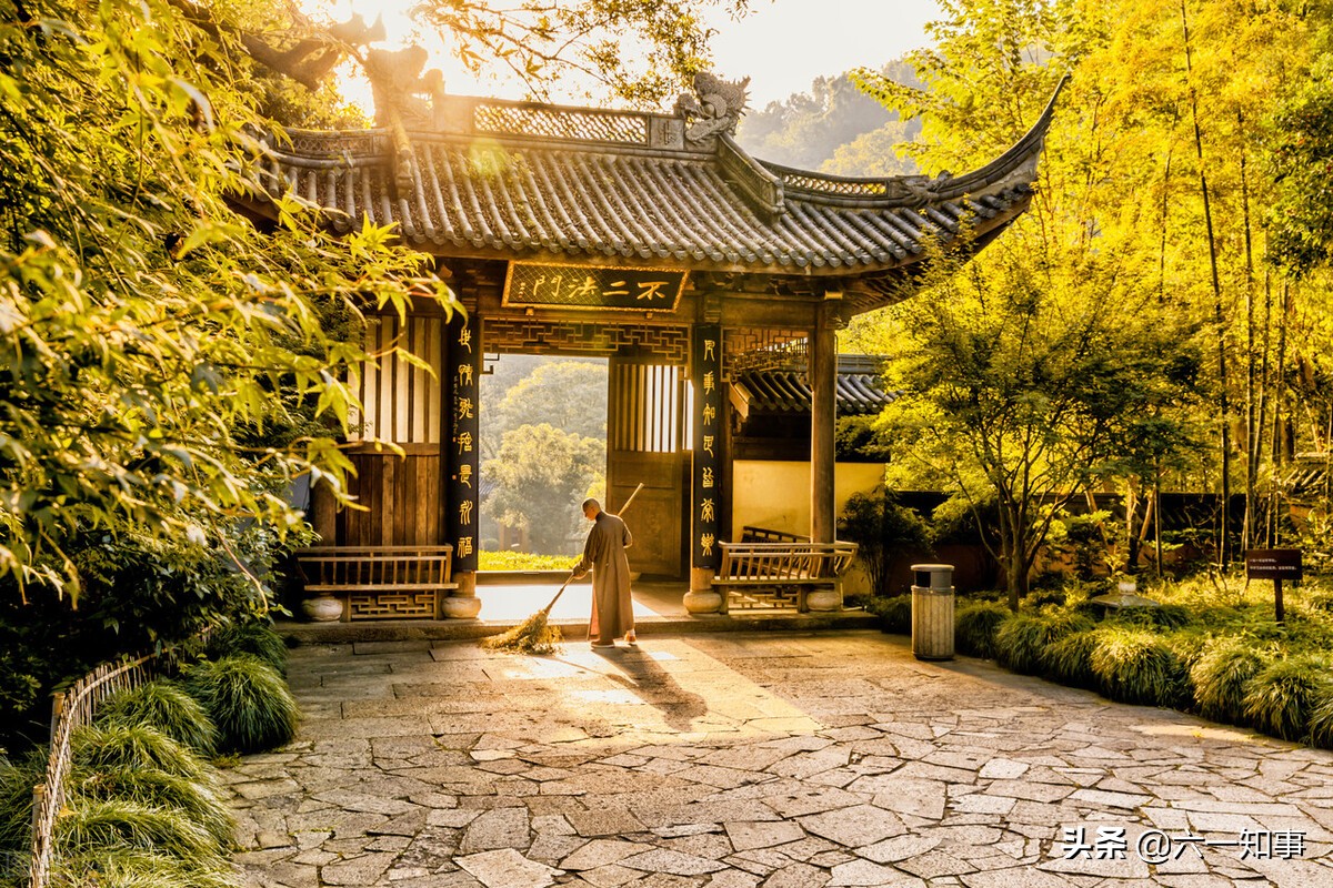 扫地僧王富济，因央视谍战片，对片仔癀一顿狂买，结果赚了120亿