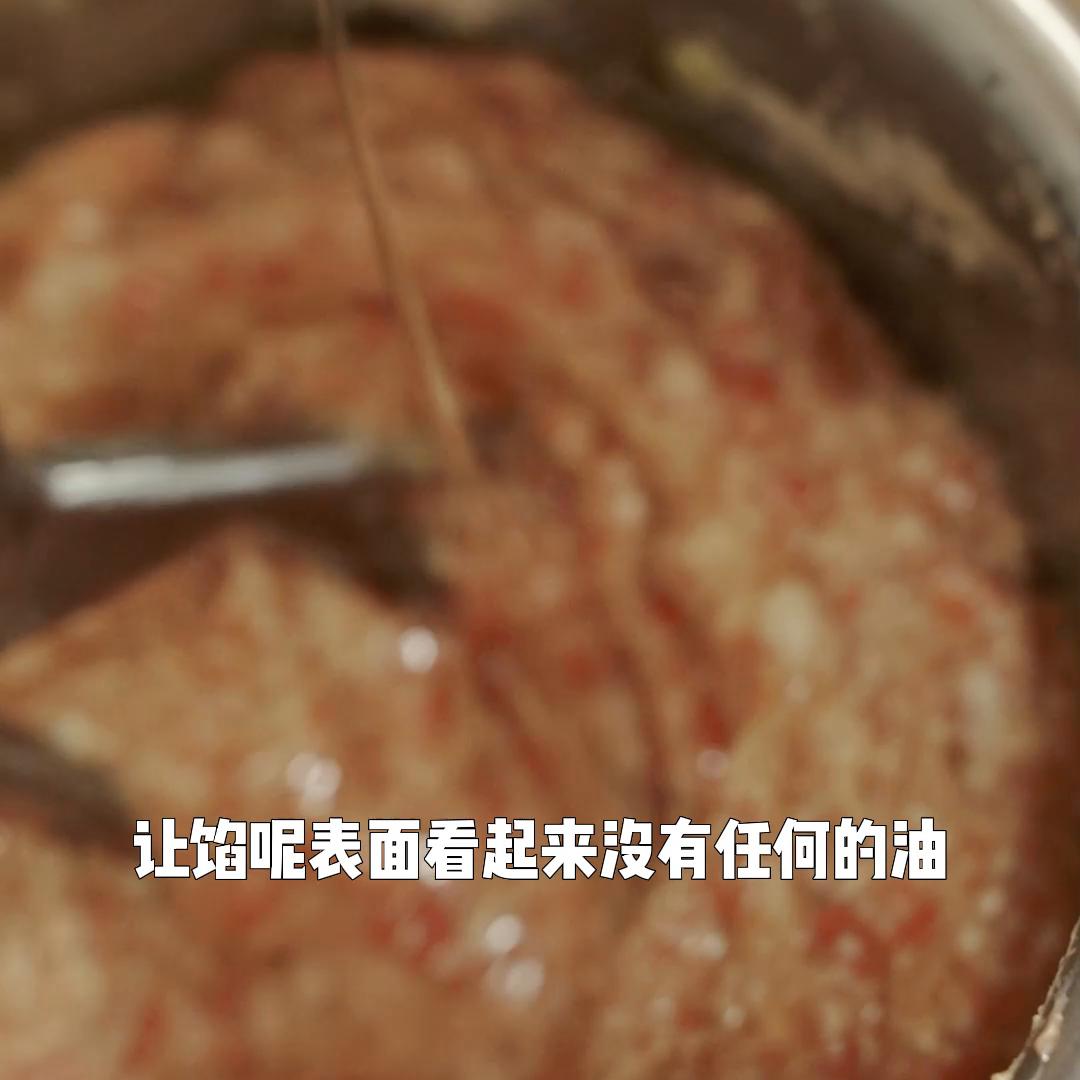 赵健调酱肉馅,赵健酸菜水饺馅调制