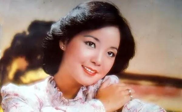 邓丽君被誉为歌甜皇后,甜歌皇后邓丽君罕见照