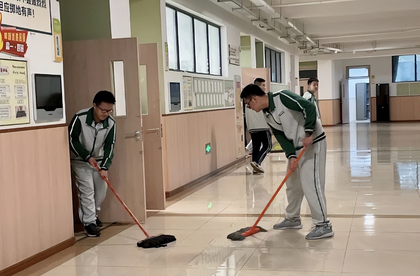 以一日之力，应朝阳之功——记乐山东辰高中部的一天