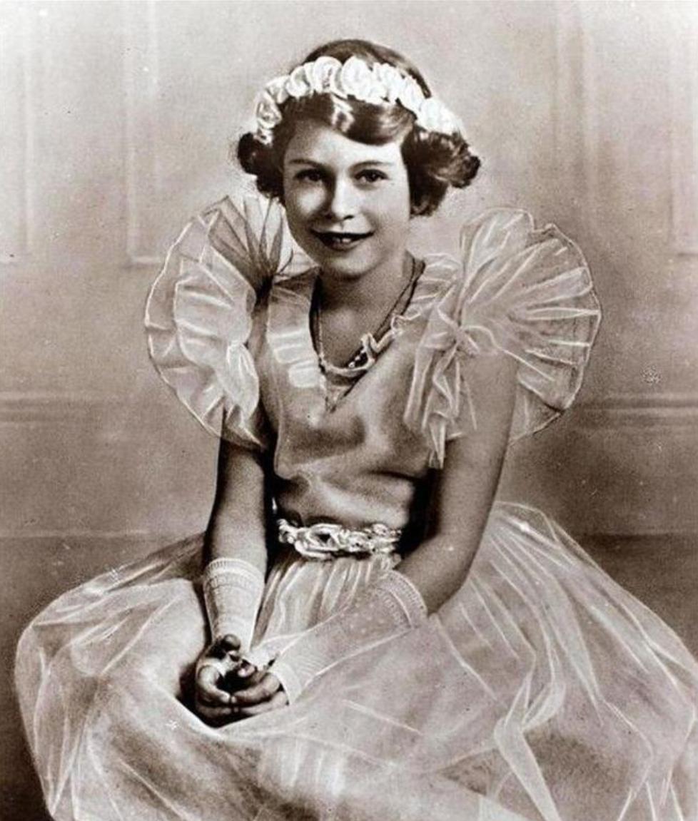 夏洛特公主将继承戴安娜的传家宝,夏洛特公主继承名贵珠宝300亿