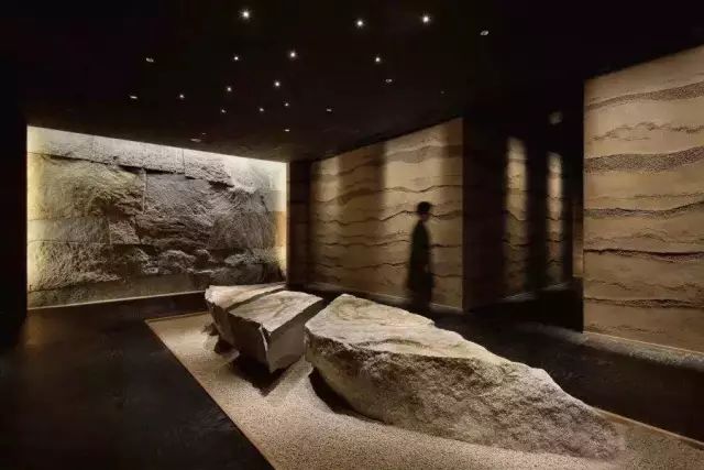 大山里捡回来的石头,大山里的石头块