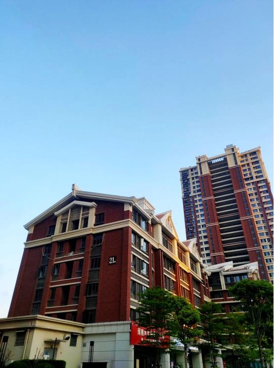 1669914500元/平价差这么大也纠结？