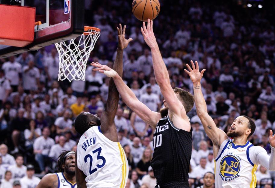 库里拒绝降薪重回勇士,库里降薪续约勇士