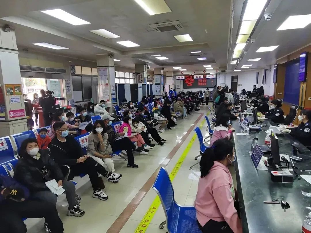 出入有境服务无境海报,广东新会出入境办证中心