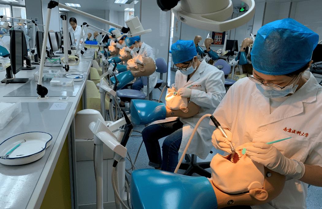 适合女孩子就业的理工科专业,理工女生适合学的有前景的专业