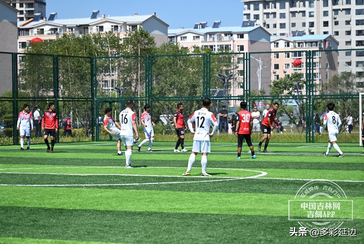 延边足球明星回家乡为延边庆生