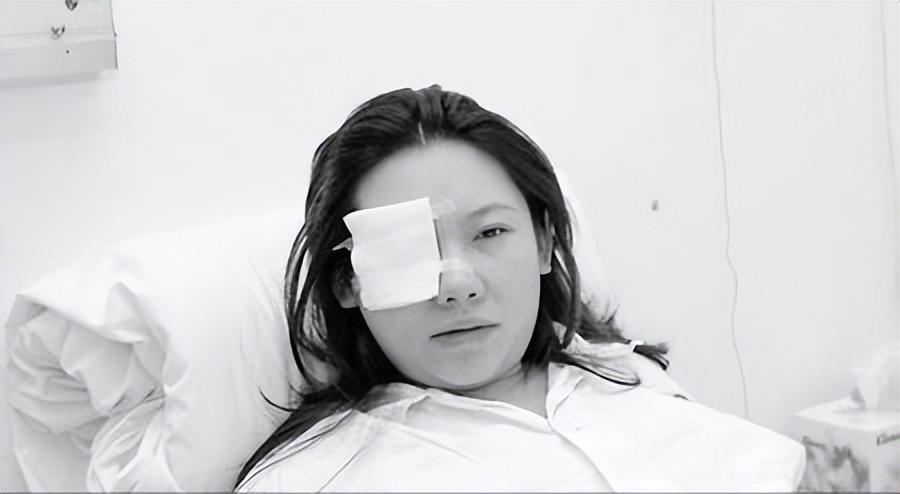 “亲日辱华”顶风作案的赵薇，遭到全网封杀，不再被世人所原谅