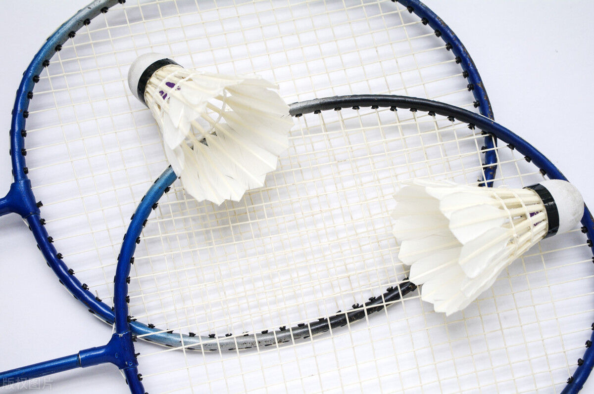 红双喜羽毛球拍怎么样好不好用,红双喜羽毛球拍十大排名