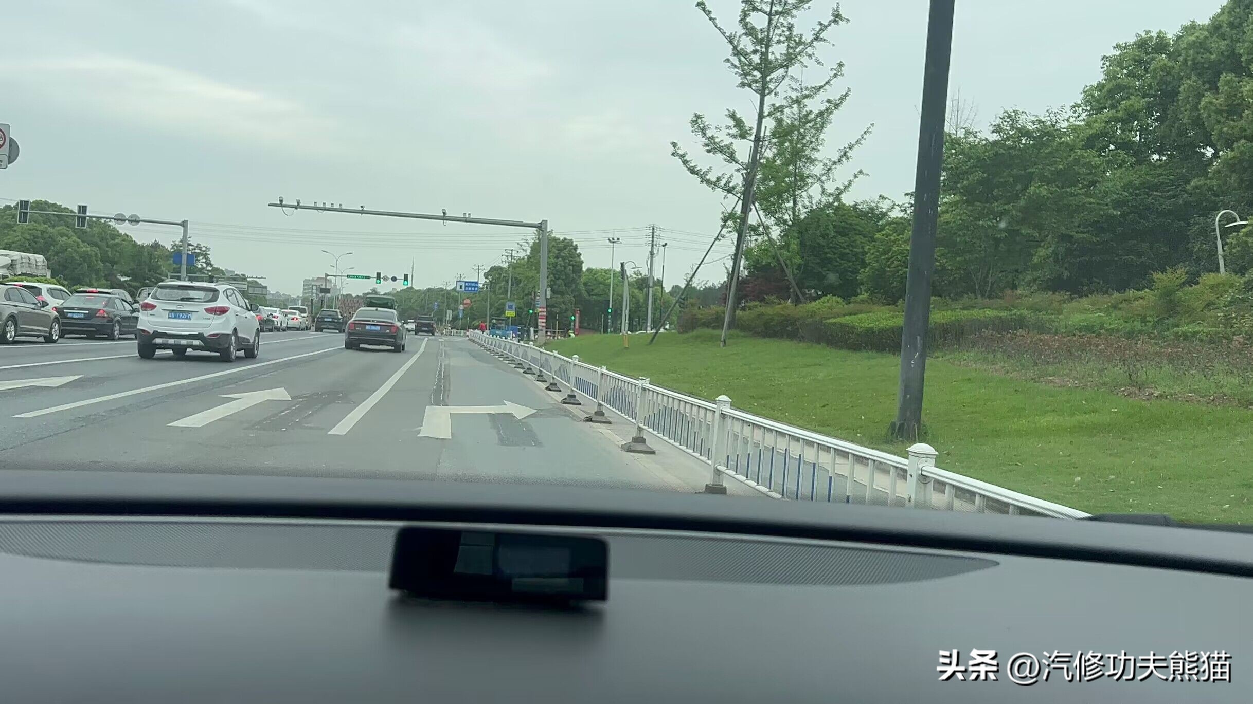 2017款大众迈腾10万公里烧机油,十年的迈腾怎么样后期维修费用