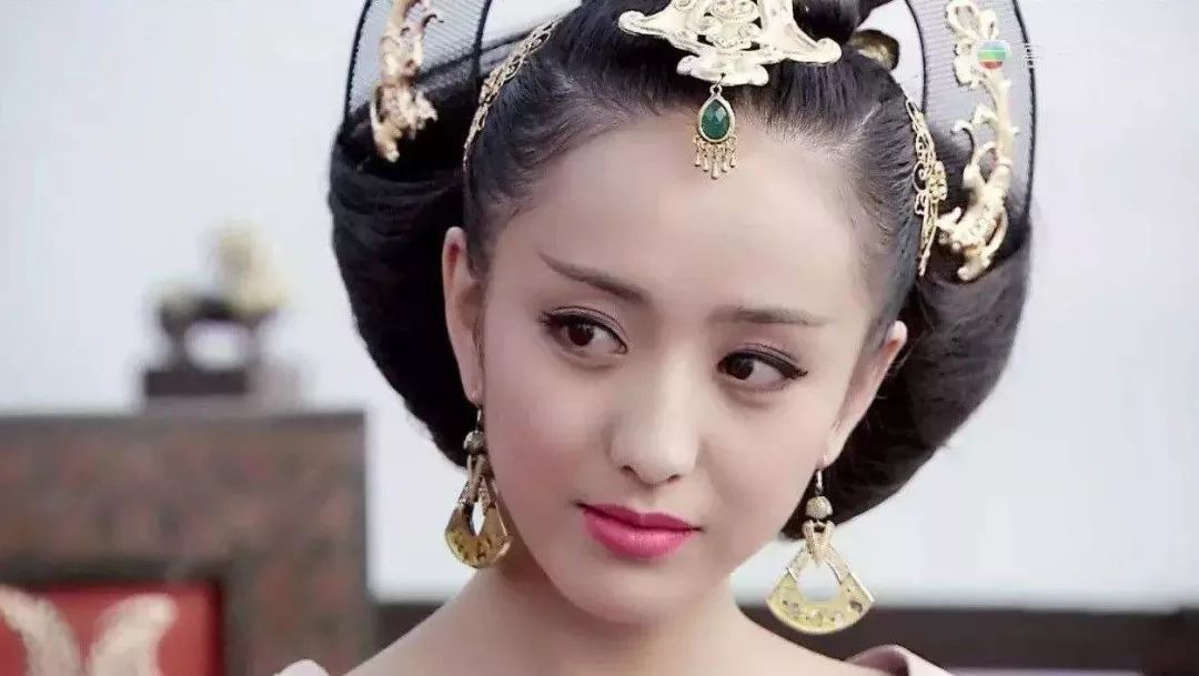 赵飞燕一生怎么度过的,赵飞燕是个怎样的女人