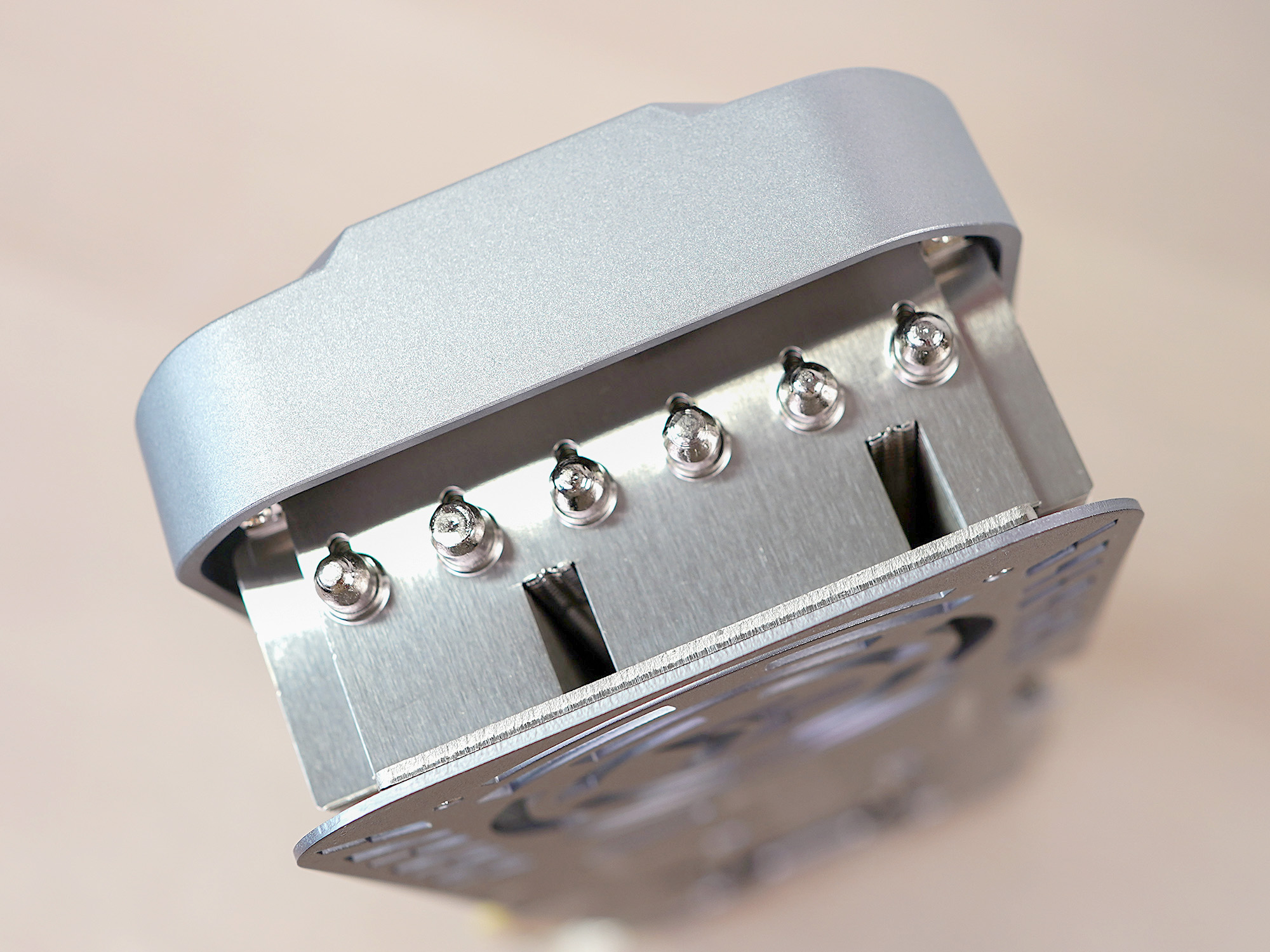 白银经典配色，最强风冷组合，能玩老头环，也是生产力的PC主机