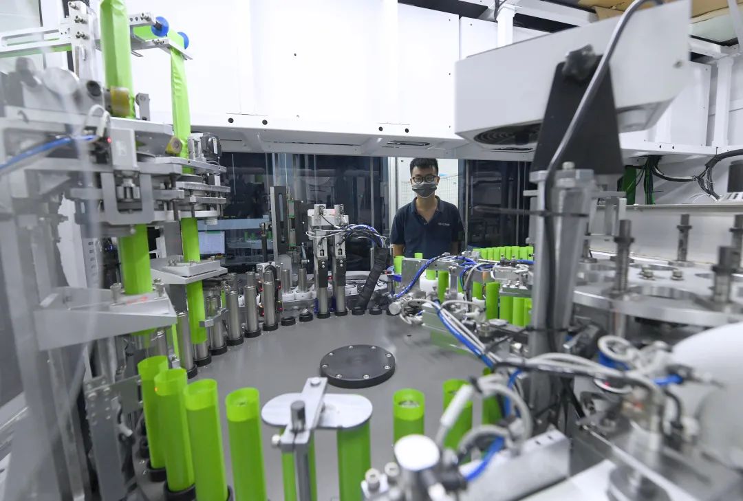 拼经济抓项目强招商,全力以赴拼经济促发展