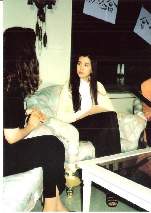 王祖贤岁月从不败美人,港星王祖贤人生如戏