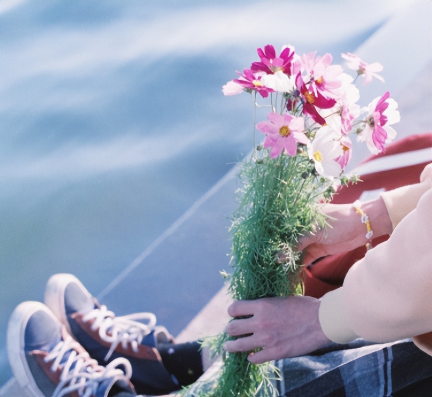 一个细节看出男人是否真的爱你,12个细节看出男人花心