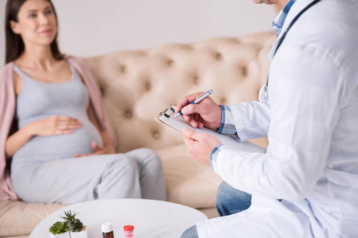 37岁闺蜜月经不正常去看医生,闺蜜生病妇科男医生