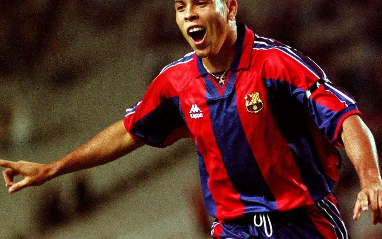 罗纳尔多在足坛什么地位,足坛巨星罗纳尔多