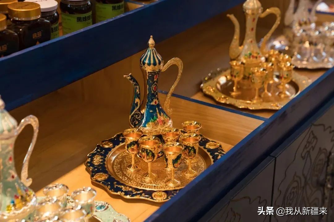 @合肥市民，听说有人给你搬来了一座*疆新**