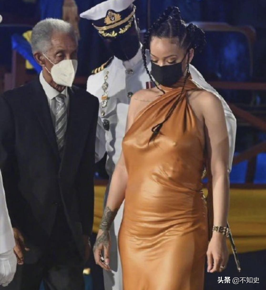 一双美腿价值百万美金，身价高达110亿，其中91亿靠卖内衣？