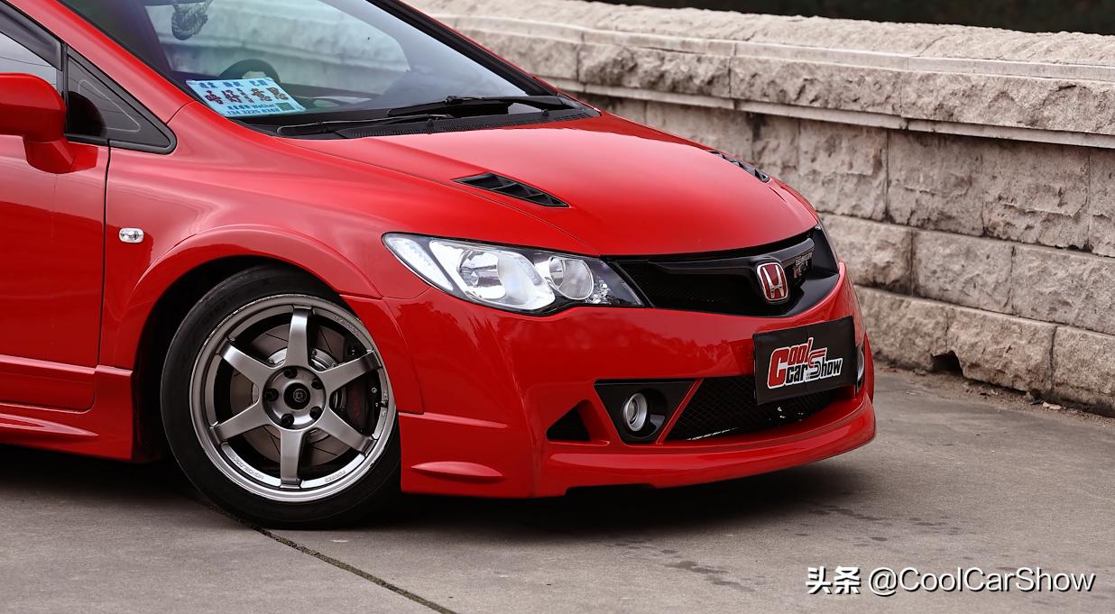 从姿态到竞技，AT换MT，这位车友是如何被八代思域“毒害”的？