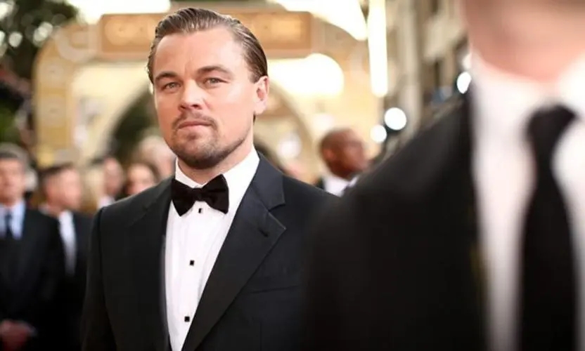 牛仔裤男款怎么选穿起来显高,男牛仔裤怎么选面料