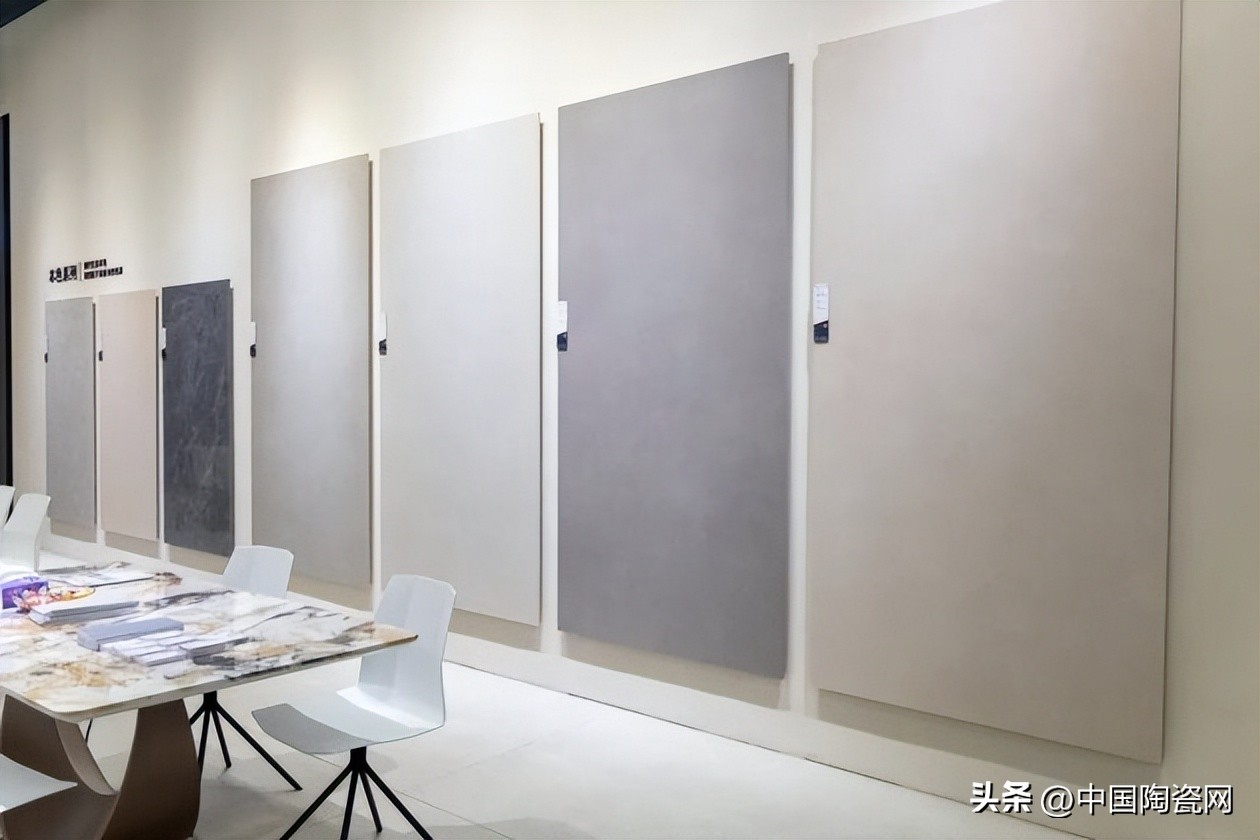 新明珠岩板和德利丰岩板哪个好,佛山岩板哪家好性价比高