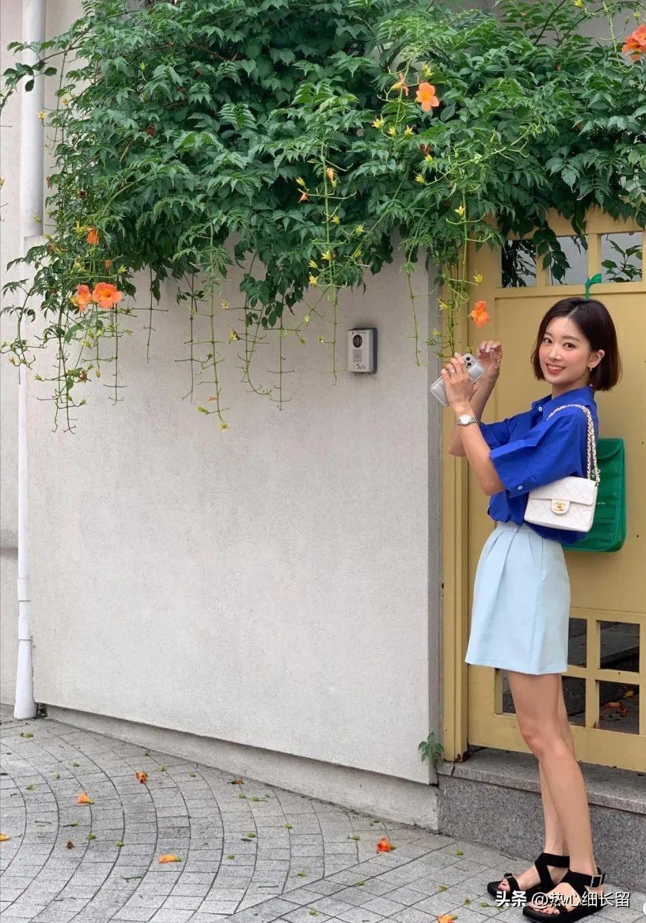 t恤加上立体感强的衬衫气场全开,女式短袖t恤衬衫