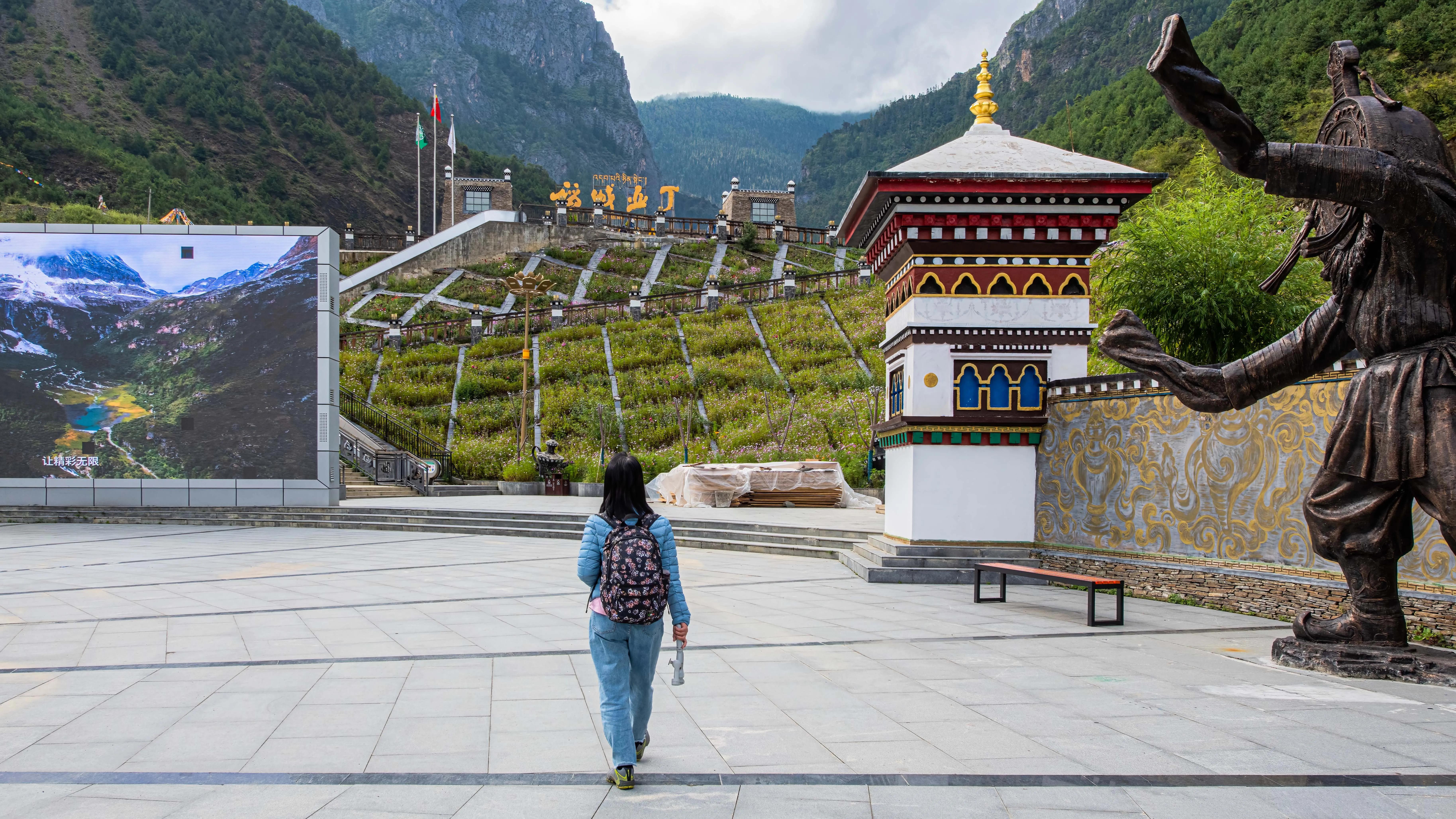 甘孜州最美风景在路上,金秋的甘孜州