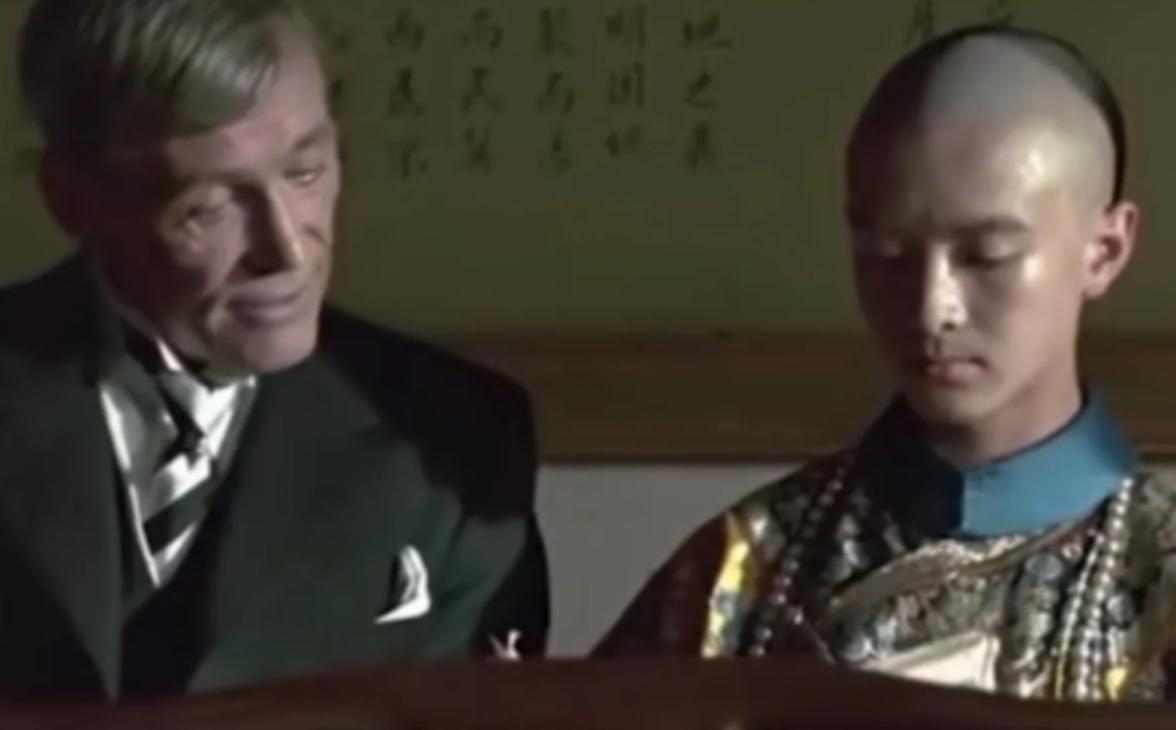 男子花10万块买下12幅画,男子花12000买的一幅画