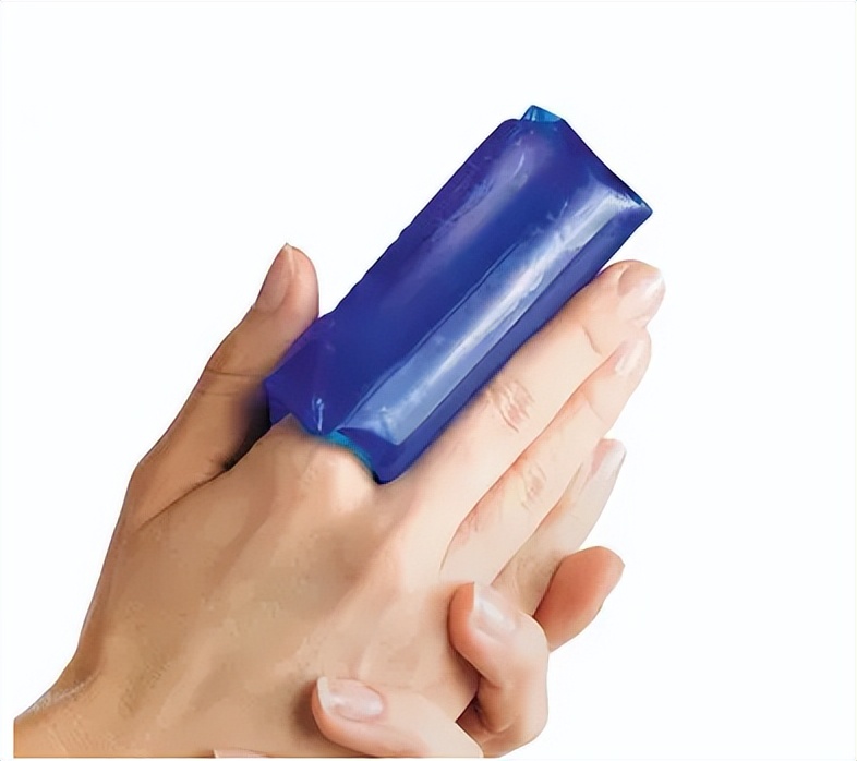 新娘新婚被夹断手指,新娘出嫁被车撞截肢