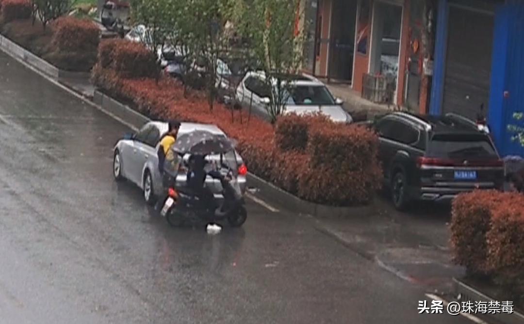 家庭主妇“兼职”贩毒，还把卫生间改成吸毒室...