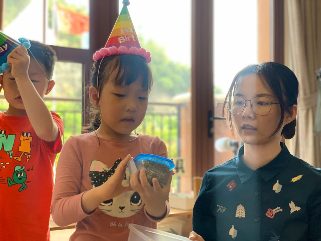 当孩子问你问题怎么回答,孩子问什么都不说怎么沟通