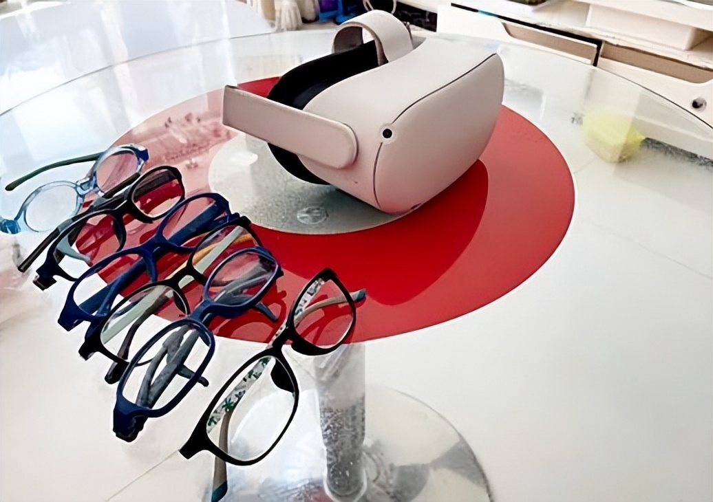 这副特殊的VR眼镜，如何点亮弱视孩子的飞行梦？