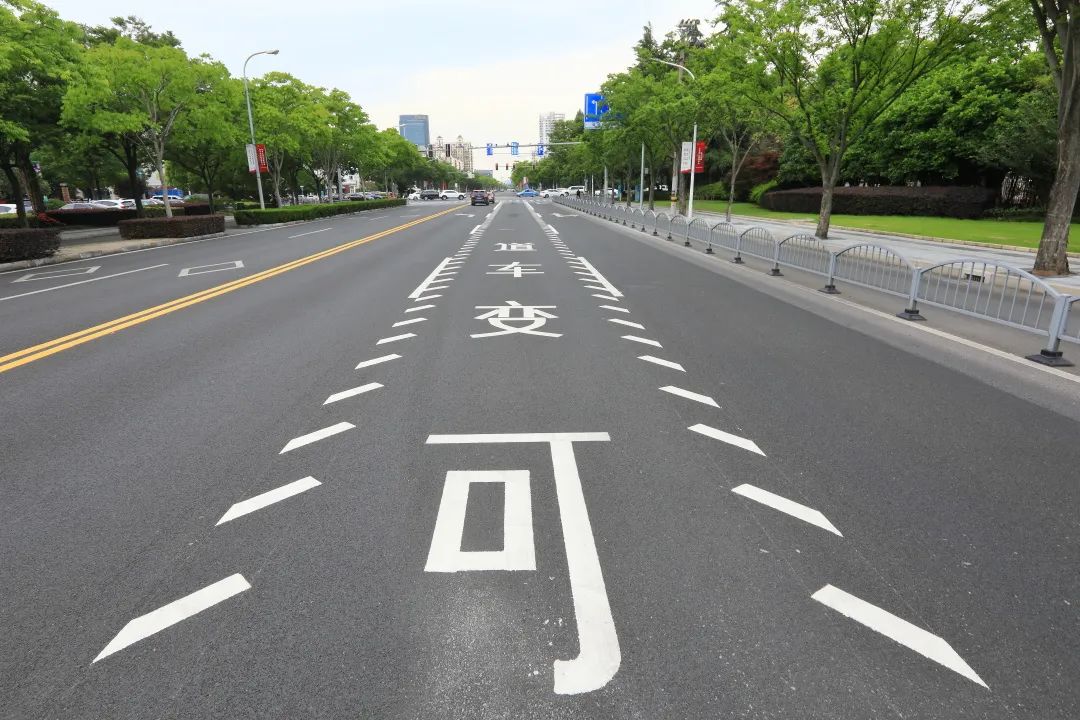 修路路口标线不清楚走错会扣分吗,有标志标线的路口如何通行