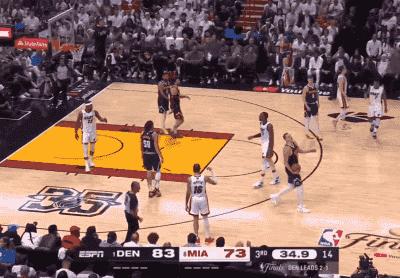 约基奇五秒背身违例,掘金24秒违例