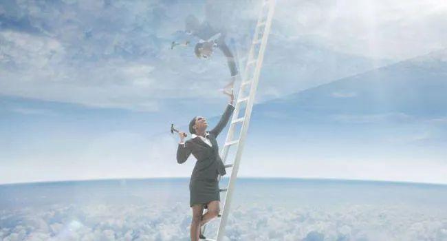 户外大屏广告优势分析图,中国未来大屏广告价值