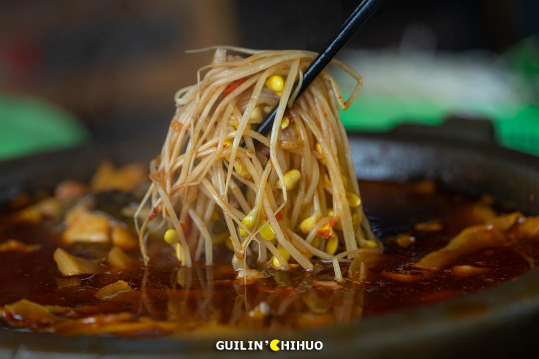 老字号石锅鱼31年老店,温岭石锅肥肠鱼