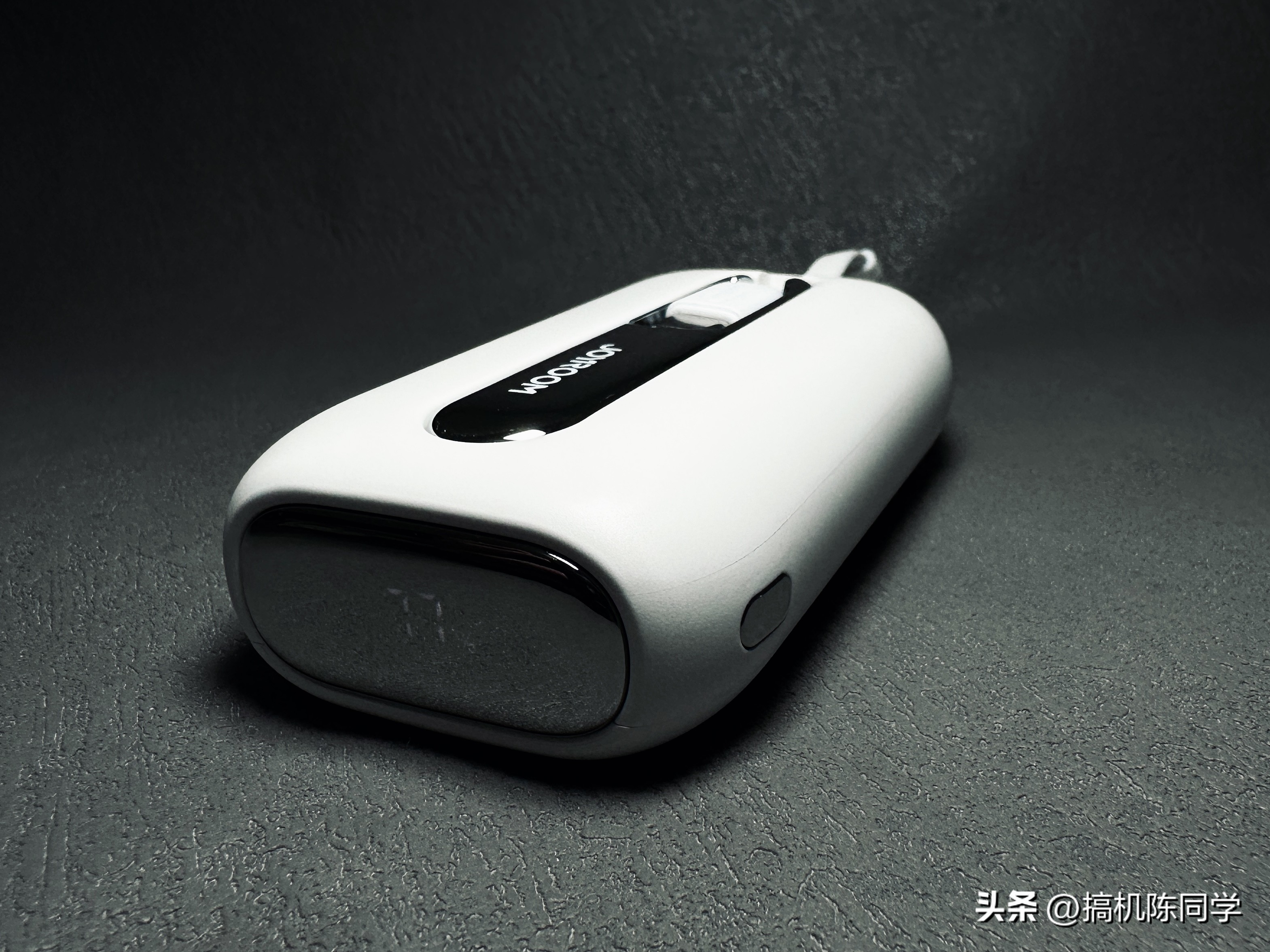 大容量自带线迷你充电宝推荐,充电宝推荐便携款自带线