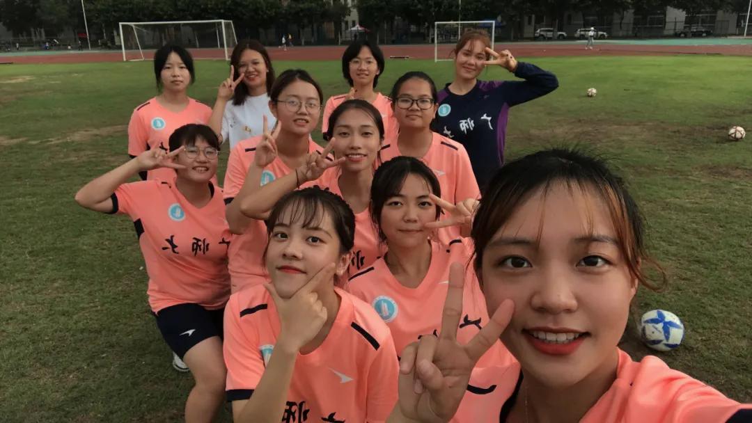广州足球女生,足球女生广州