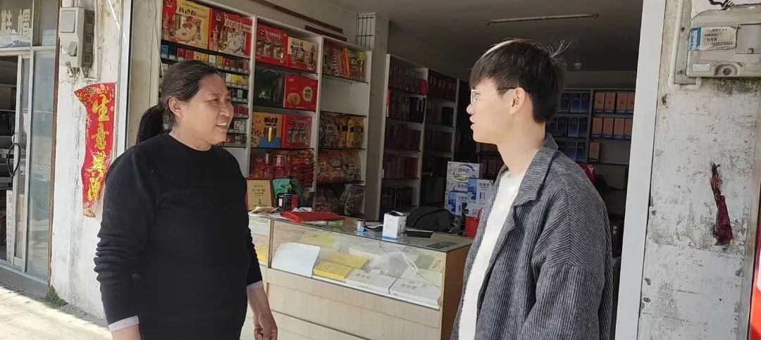 镇村电商服务站点日常巡查,电商工作人员工作视频