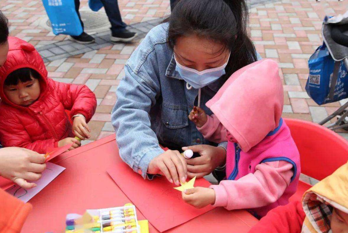 国庆飞机立体手工作品幼儿园,国庆飞机的手工作品幼儿园