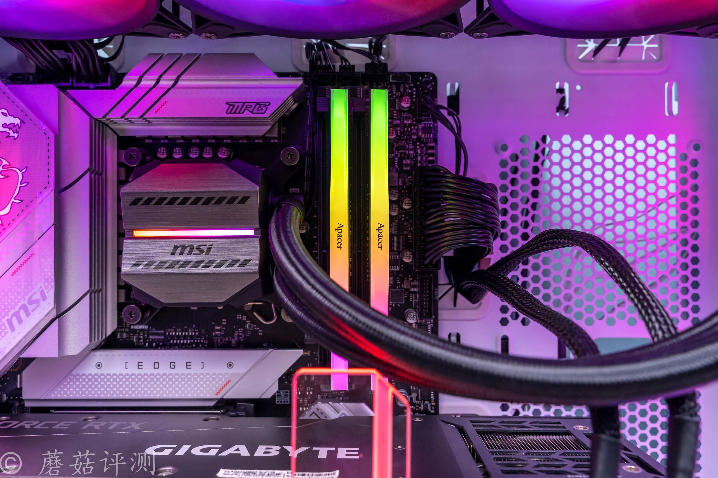 技嘉3090ti水雕显卡,技嘉rtx4090魔鹰oc怎么样