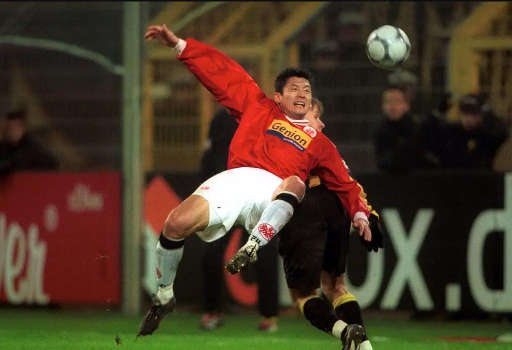 郑智查尔顿效力多长时间,郑智从查尔顿回国后到哪支球队