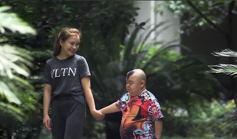 小布丁张荣和他的三个孩子的照片,小布丁张荣个人简介