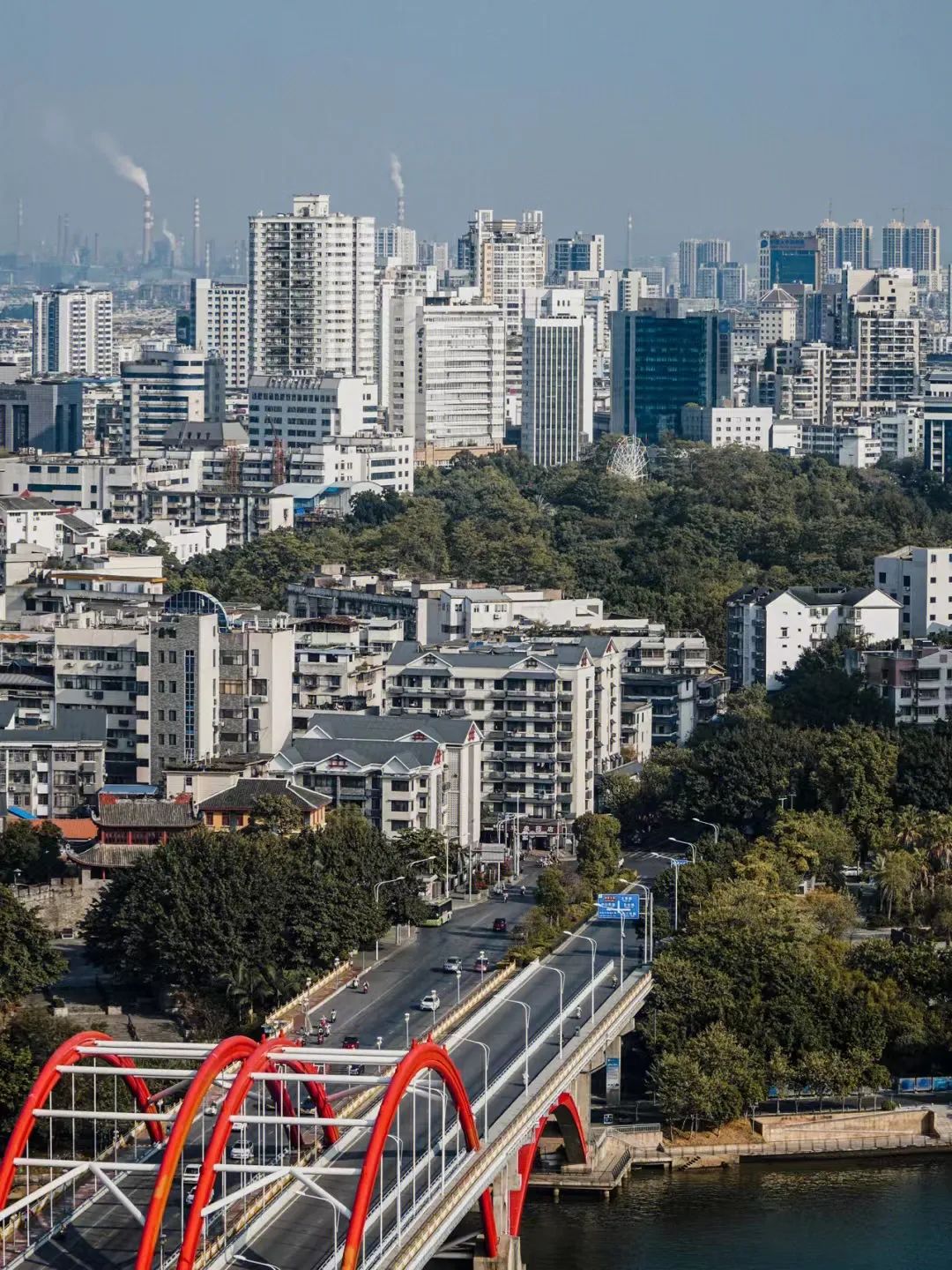 在柳州吃一碗螺蛳粉大概多少钱,柳州螺蛳粉五块钱一碗汤粉