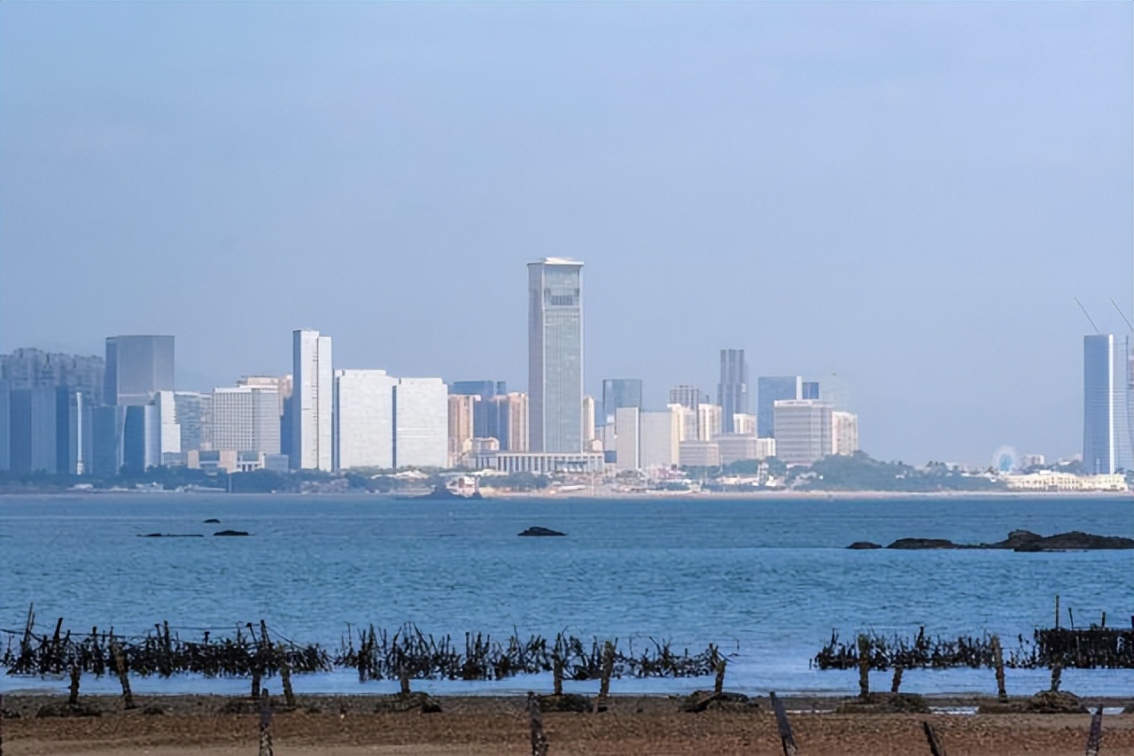 金门岛和厦门距离有多远,与金门岛隔海相望的地方