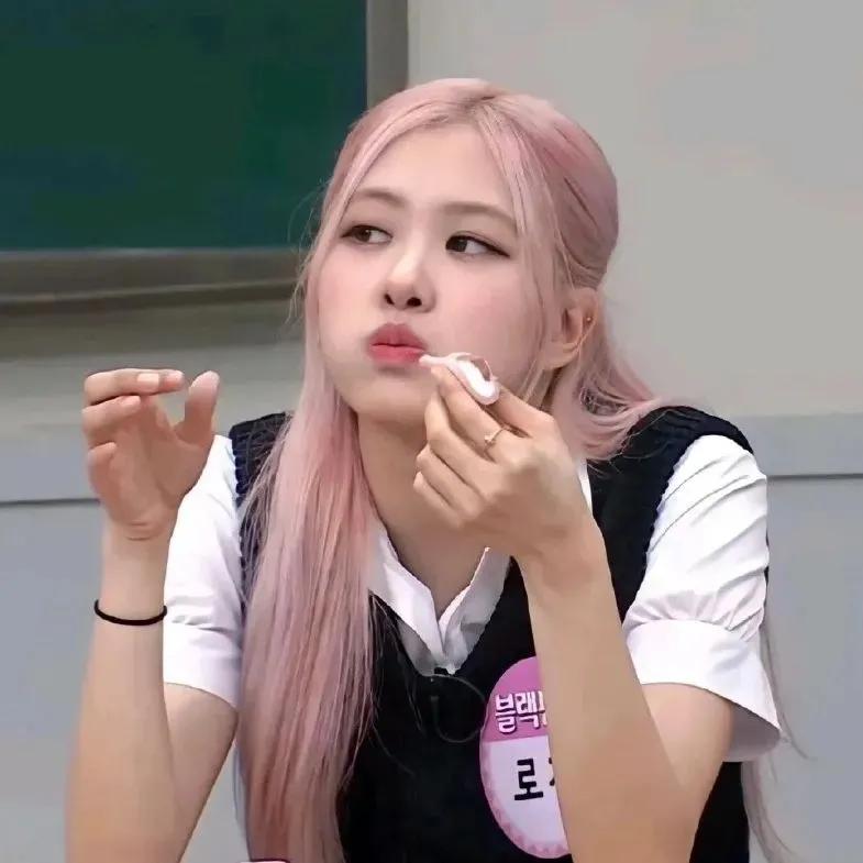 女头像ins高级感阳光图文,女生头像真人ins高级质感半脸图片