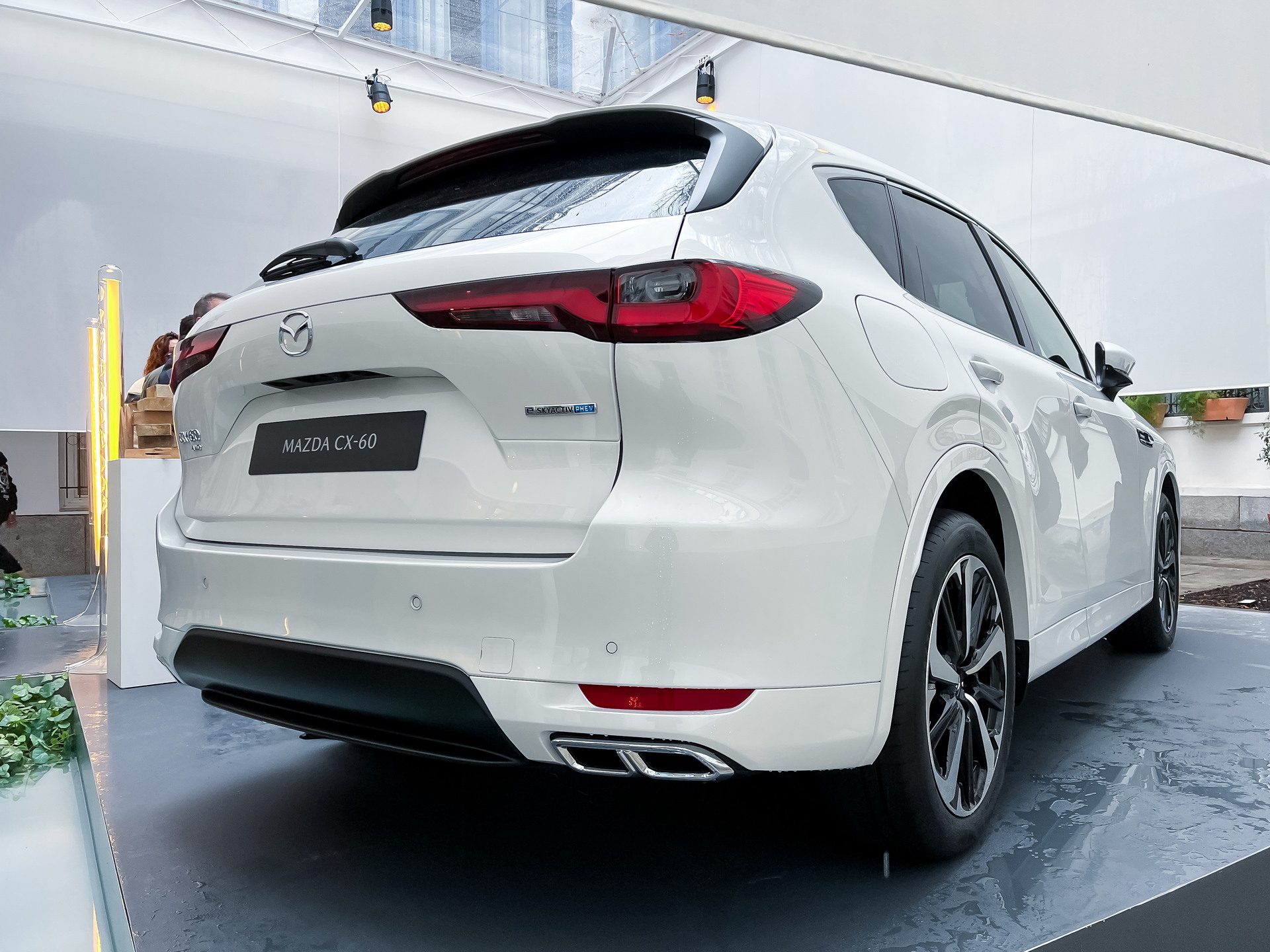 起价5万欧元，比宝马X3贵，5.8秒破百，马自达CX-60PHEV实车体验